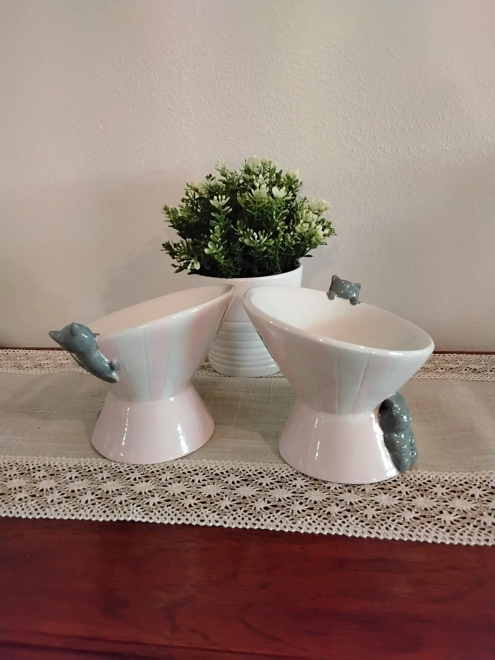 Beautiful Pair of Pink Ceramic Cat Bowls 🐈‍⬛🐈🐱